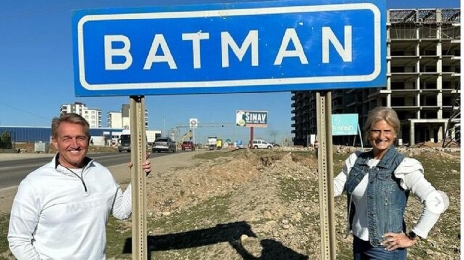 ABD'nin Ankara Büyükelçisi Jeff Flake'ten esprili Batman paylaşımı